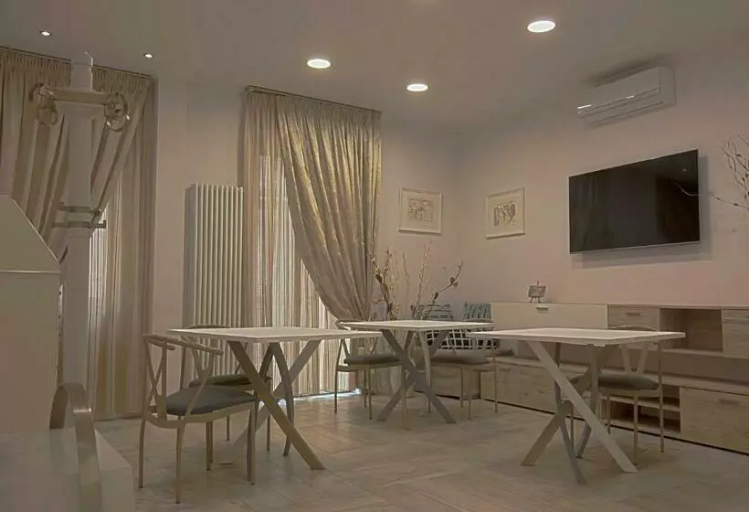 پانسیون Al Teatro Suites