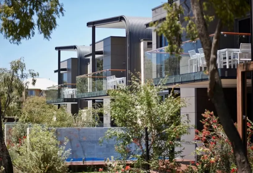 Отель Aqua Resort Busselton