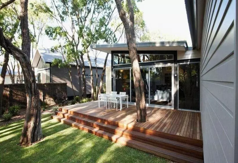 Отель Aqua Resort Busselton