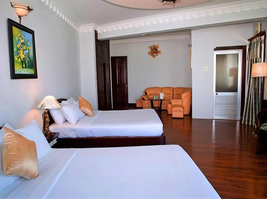 هتل Reddoorz The World Nha Trang  Le Loi