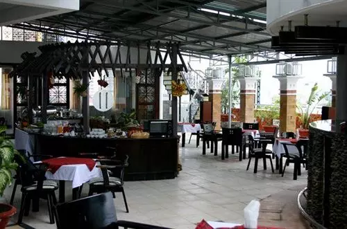 هتل Reddoorz The World Nha Trang  Le Loi