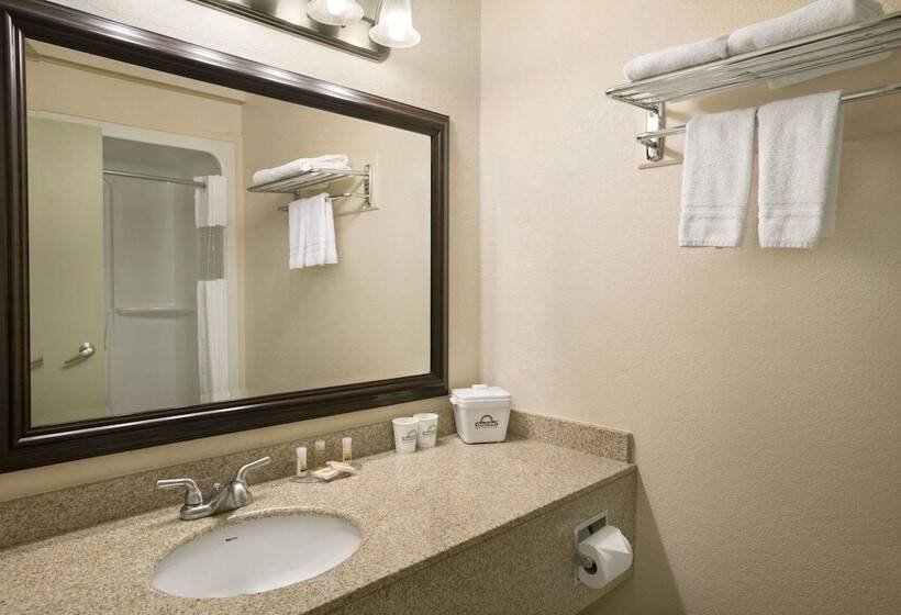 בית מלון כפרי Days Inn By Wyndham High Level