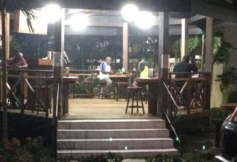 Hotel Madang Star International