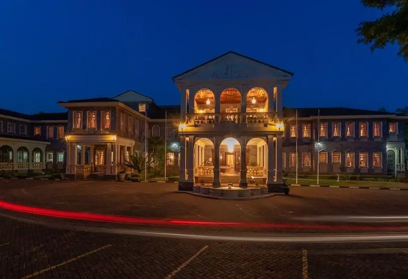 هتل Muthu Sovereign Suites & Spa, Limuru Road, Nairobi