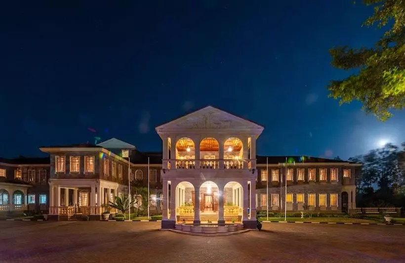 هتل Muthu Sovereign Suites & Spa, Limuru Road, Nairobi