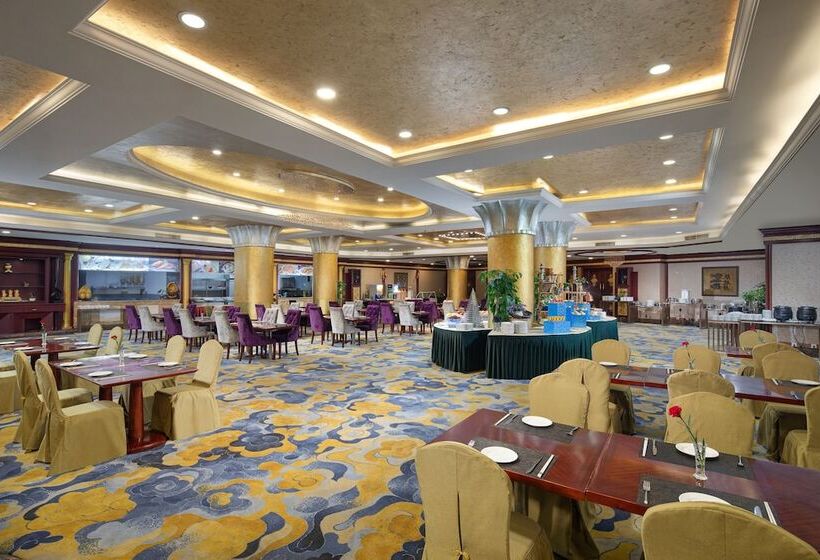 Отель Ramada Plaza By Wyndham Chongqing West