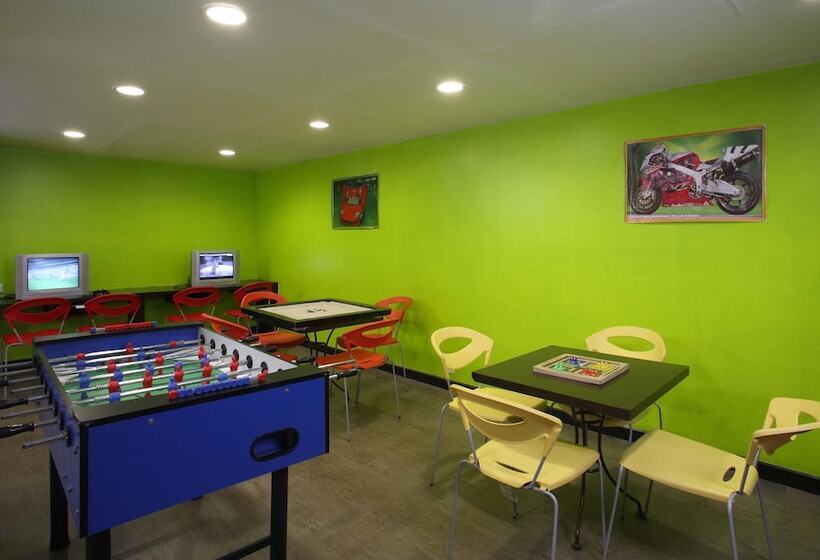 호텔 Shervani Hilltop Nainital