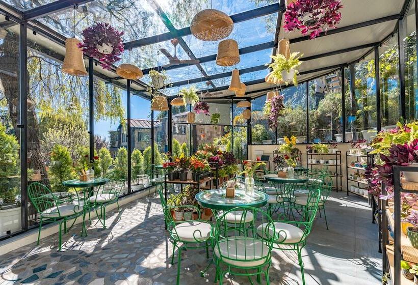 هتل Shervani Hilltop Nainital