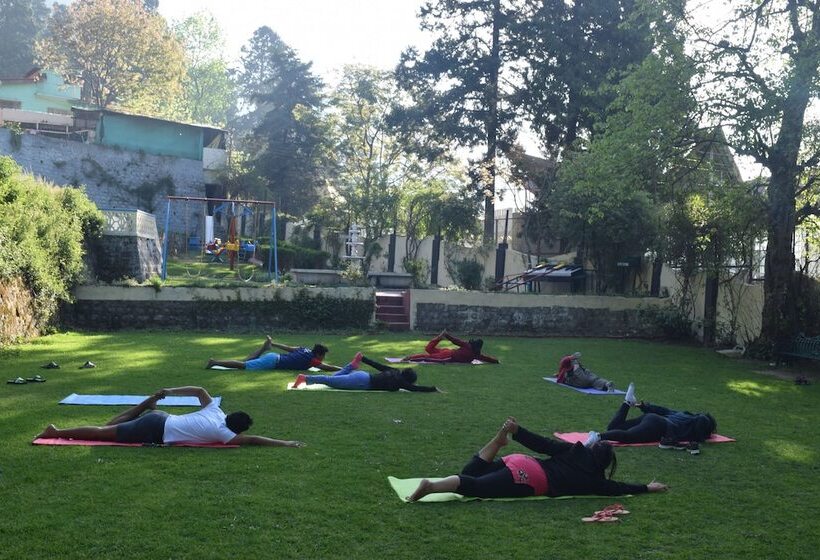 호텔 Shervani Hilltop Nainital