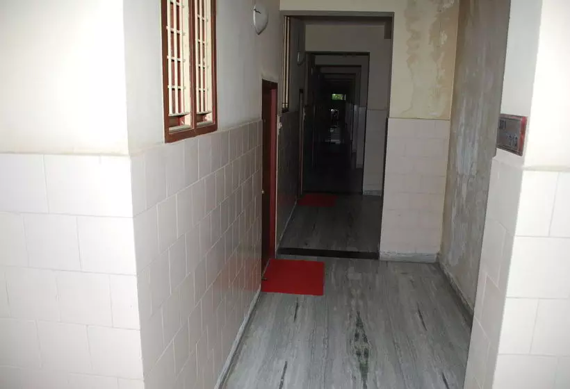 فندق Sri Sai Residency