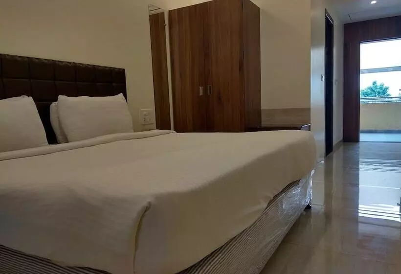 Отель St Laurn The Spiritual Resort