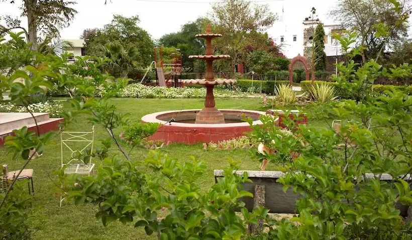 Отель The New Swaraj Resort