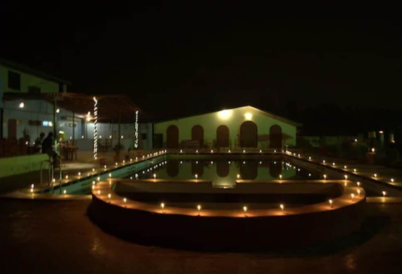 호텔 The New Swaraj Resort