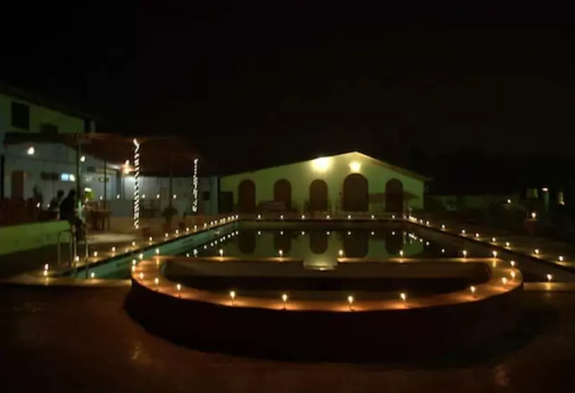 Отель The New Swaraj Resort