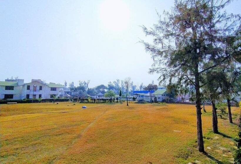 호텔 The New Swaraj Resort