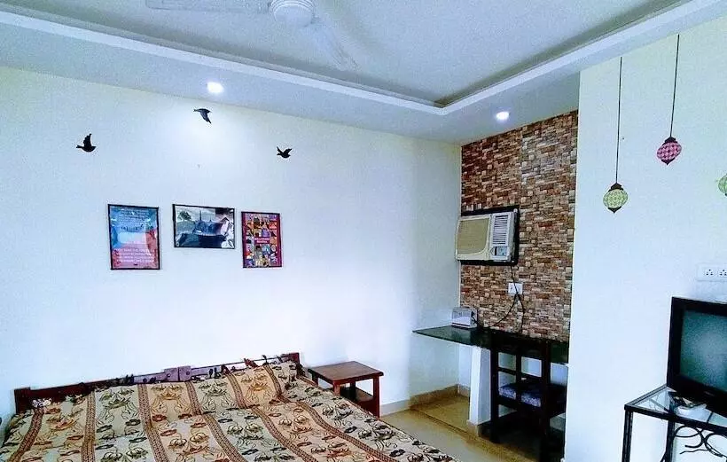 Отель The New Swaraj Resort