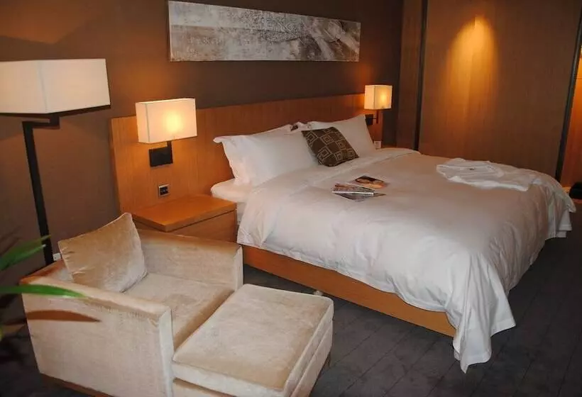 Отель Tianfeng International