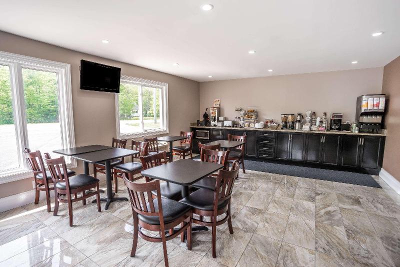 فندق على الطريق Super 8 By Wyndham Kingston