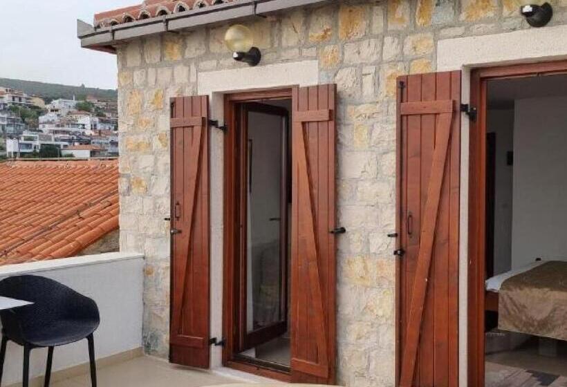 تختخواب و صبحانه Citadela Old Town Gelateria