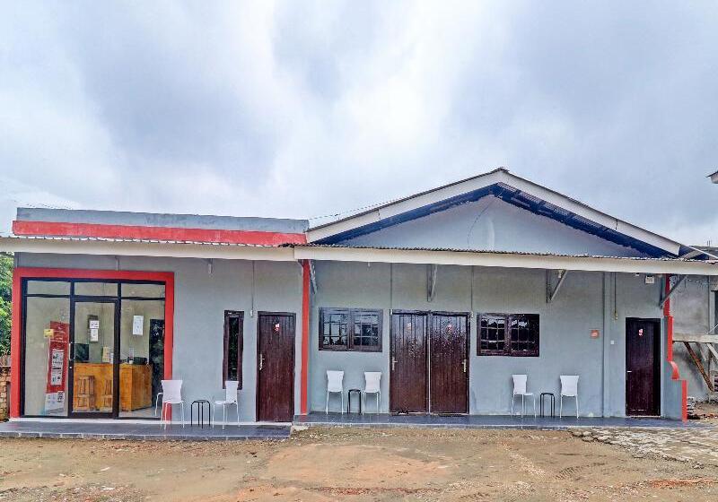 호텔 Oyo 91022 Steze Homestay Syariah