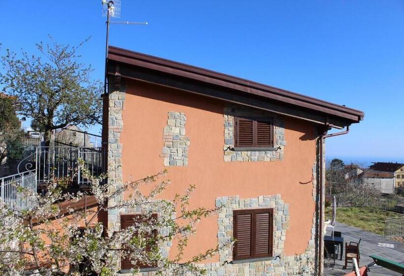 Panzió The Chalet, Guest House