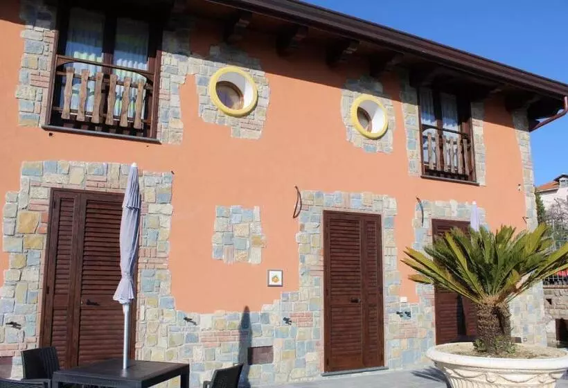 ペンション The Chalet, Guest House