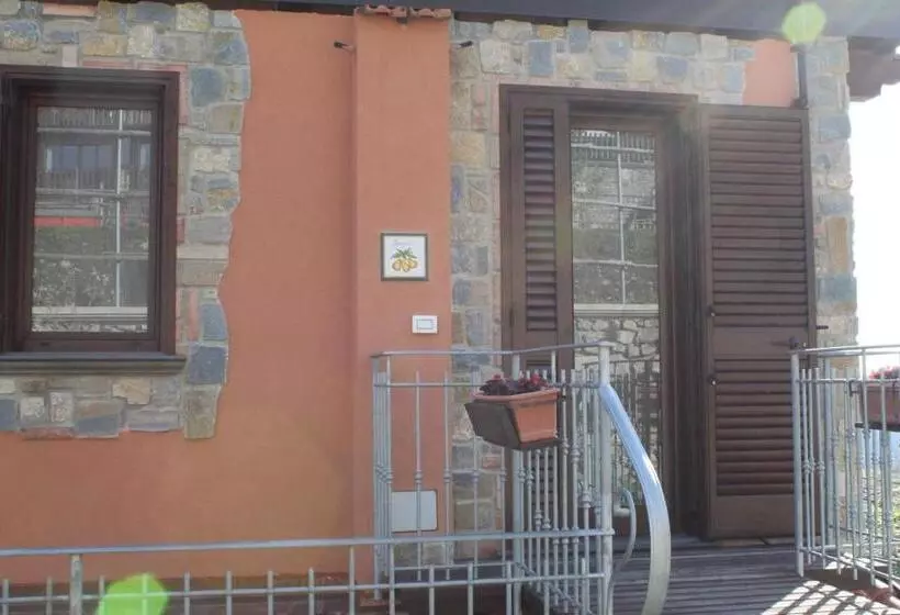 ペンション The Chalet, Guest House