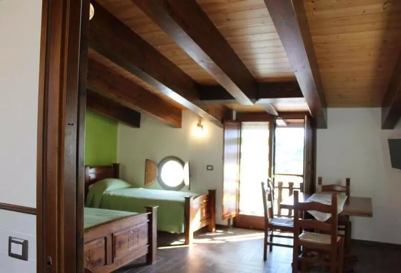 ペンション The Chalet, Guest House