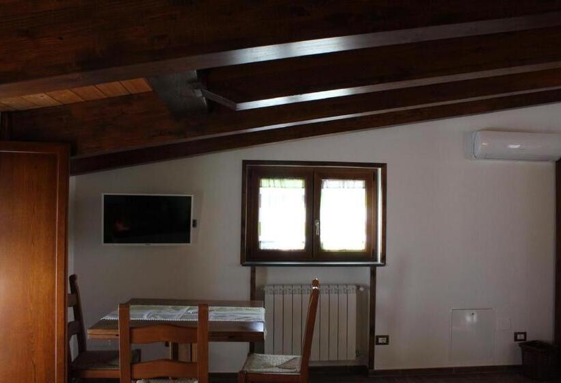 Panzió The Chalet, Guest House