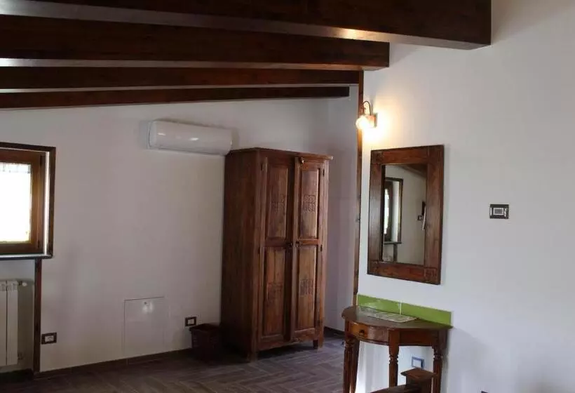 ペンション The Chalet, Guest House