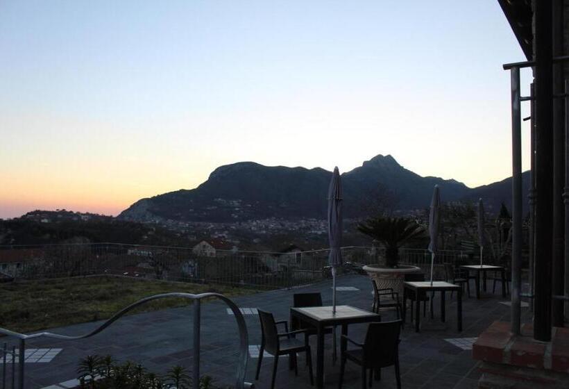 Panzió The Chalet, Guest House