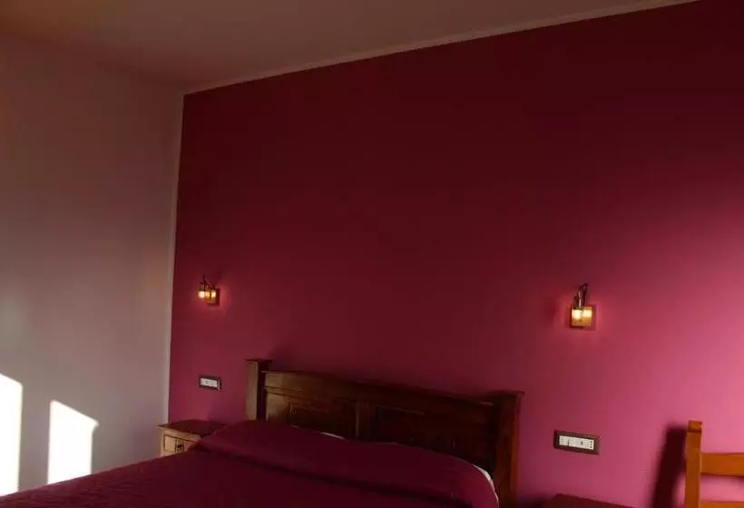 ペンション The Chalet, Guest House