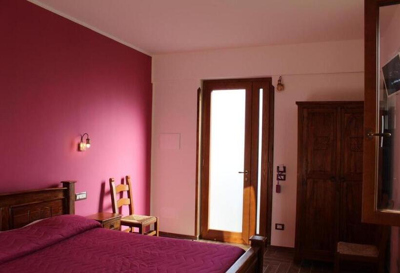 Panzió The Chalet, Guest House