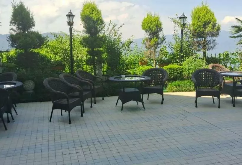 ホテル Crescent Resort, Darjeeling