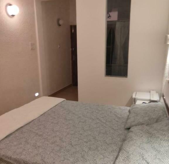 Отель The Banyan Shelters