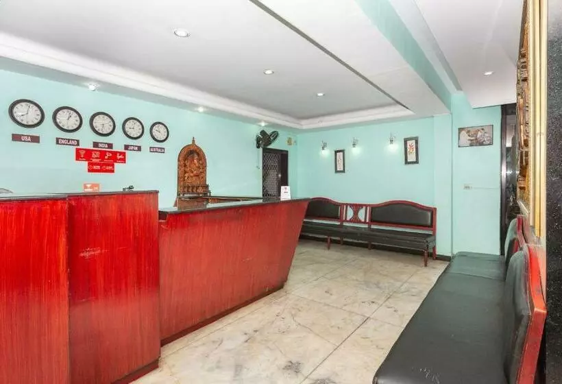 Collection O 5377 Hotel Raaj Bhaavan