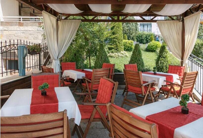 ホテル александра