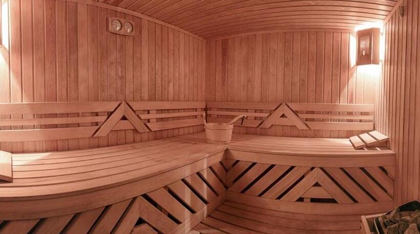 ホテル александра