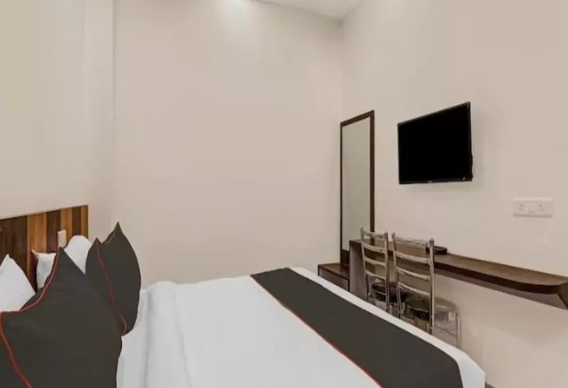 ホテル Treebo Silver Stallion