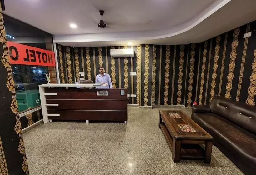 ホテル Treebo Silver Stallion