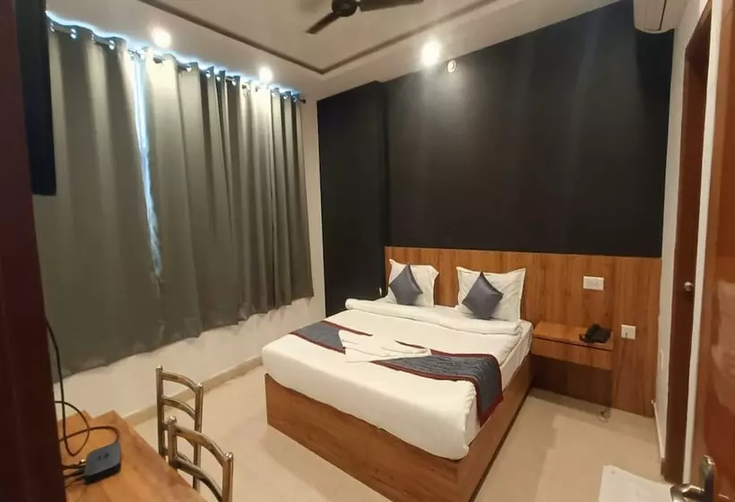 ホテル Treebo Silver Stallion