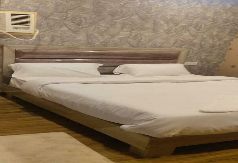 فندق Oyo 85940 Aartic