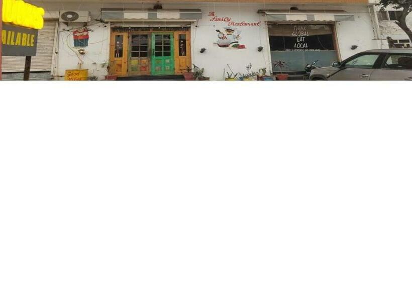 فندق Oyo 85940 Aartic