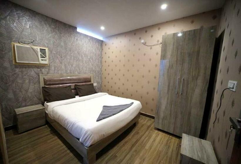 فندق Oyo 85940 Aartic