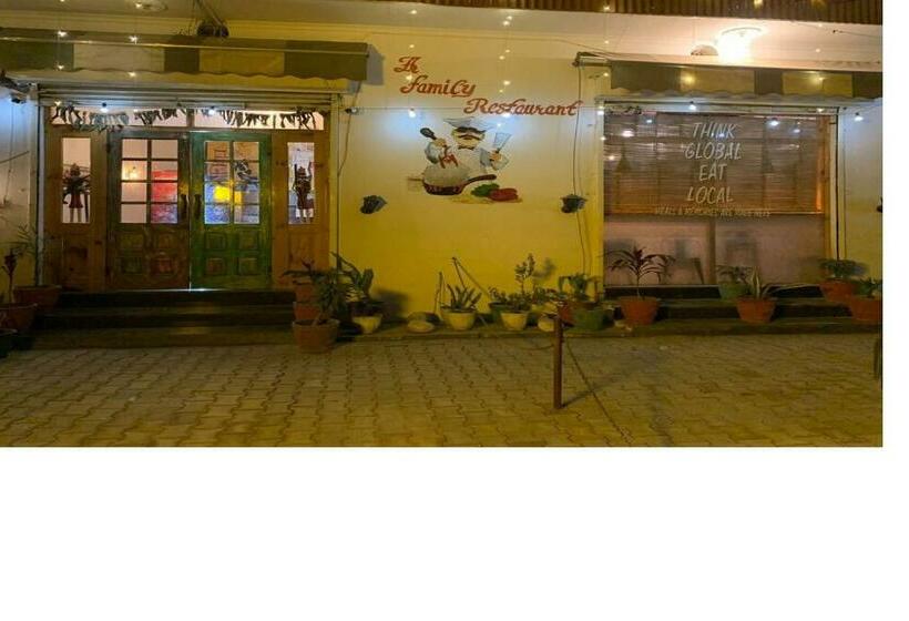 فندق Oyo 85940 Aartic