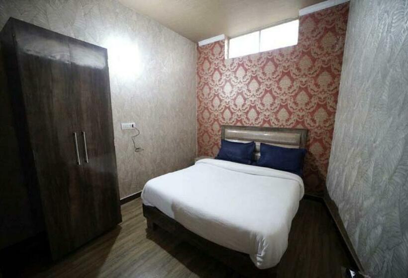 فندق Oyo 85940 Aartic