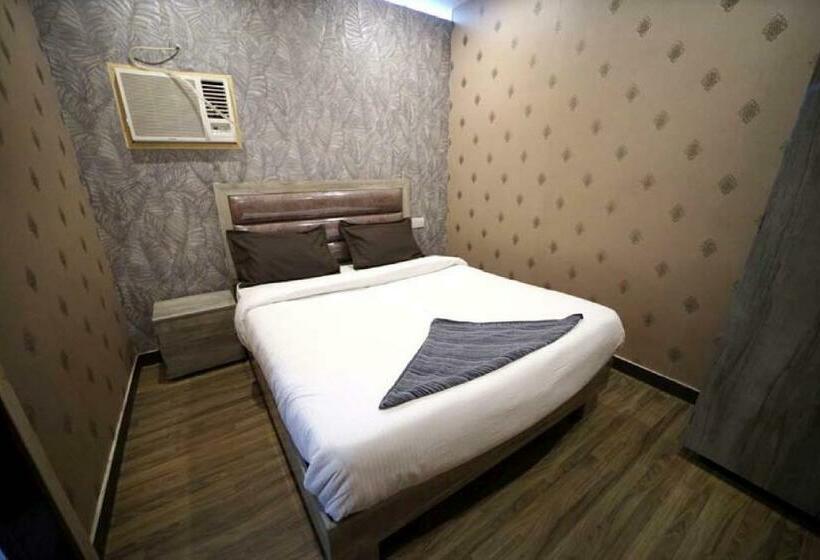 فندق Oyo 85940 Aartic