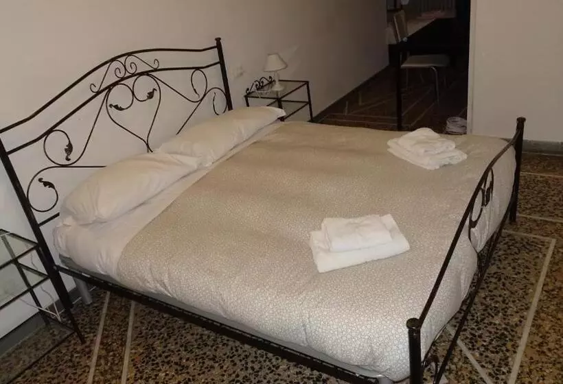 ベッドアンドブレックファースト Holiday Pisa Gare 2