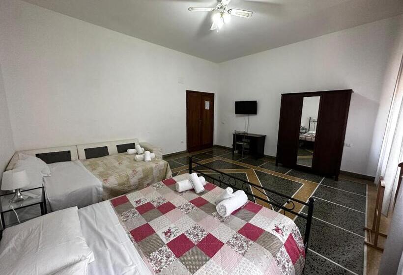 تختخواب و صبحانه Holiday Pisa Gare 2