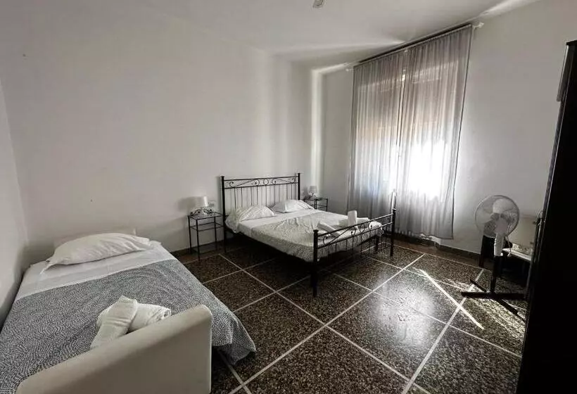 ベッドアンドブレックファースト Holiday Pisa Gare 2